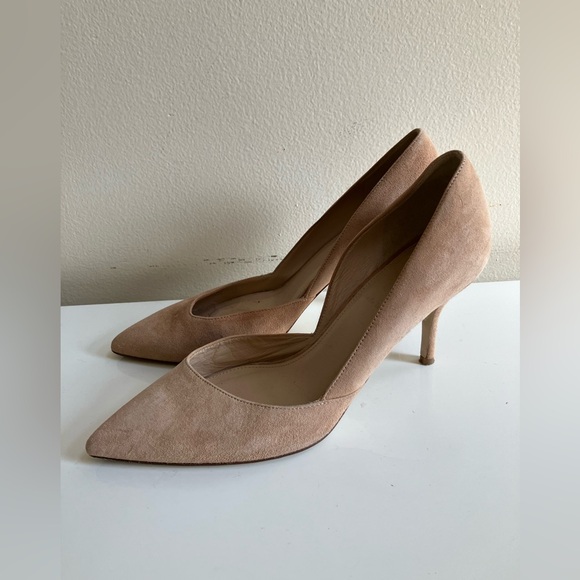 J CREW Suede nude colored heels. In nice used condition. - Picture 1 of 4